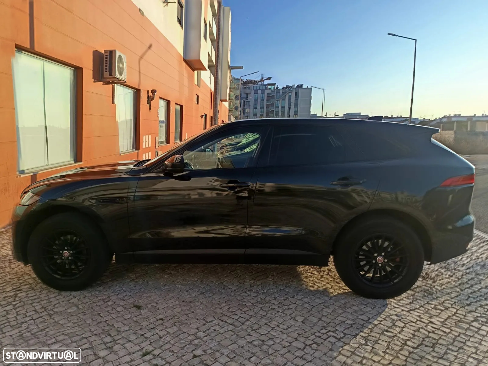Jaguar F-Pace 2.0 i4D R-Sport - 8