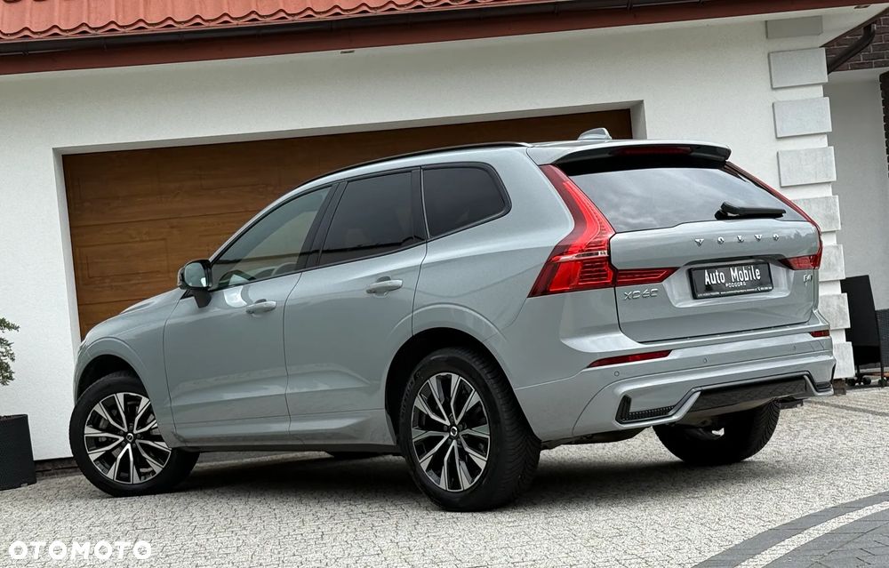Volvo XC 60 B4 D AWD Plus Dark - 3