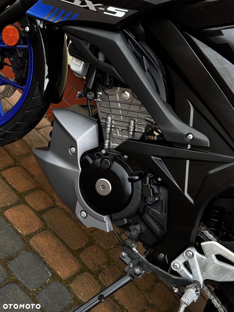 Suzuki GSX - 20