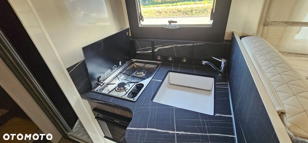 McLOUIS NEVIS 873 - INTEGRA - KAMPER - 28