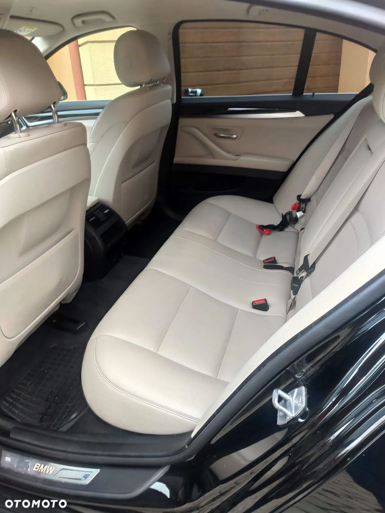 BMW Seria 5 520d Luxury Line - 6