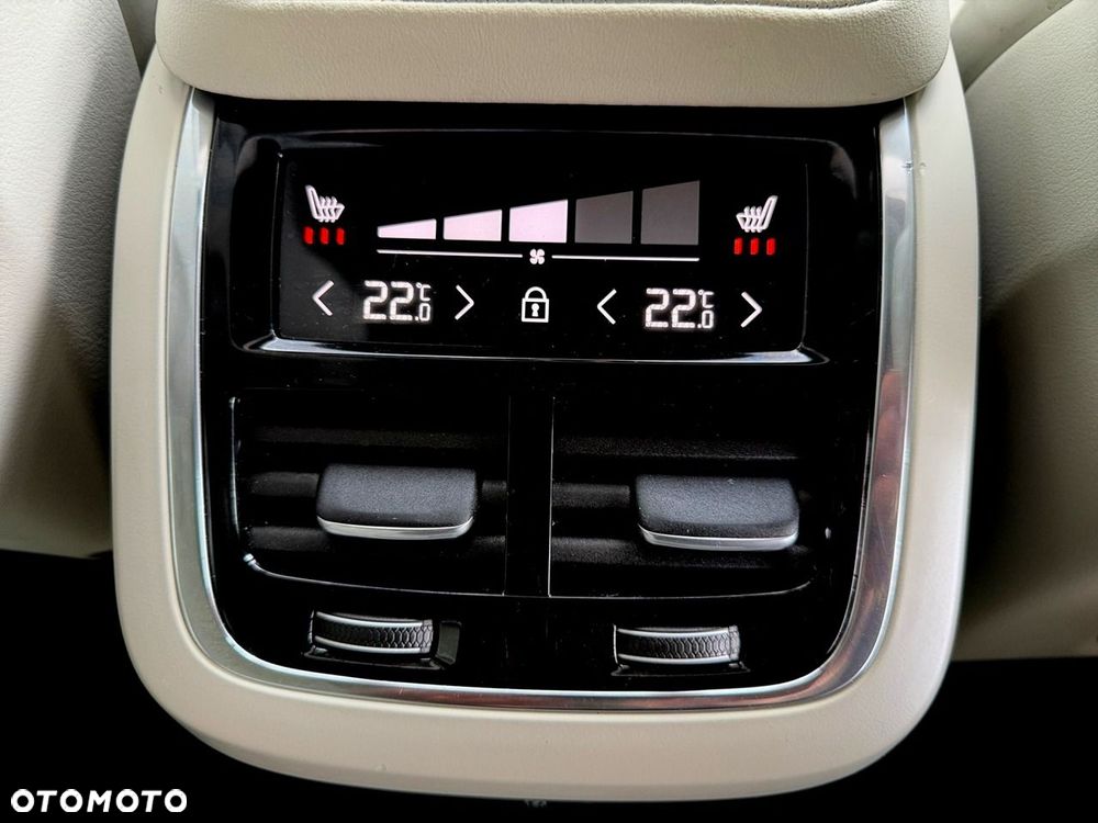 Volvo XC 90 - 31
