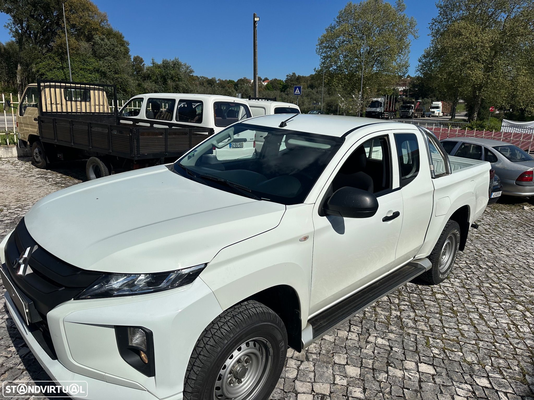 Mitsubishi L200 2.3 DI-D CD Invite Strakar Look 4WD - 1