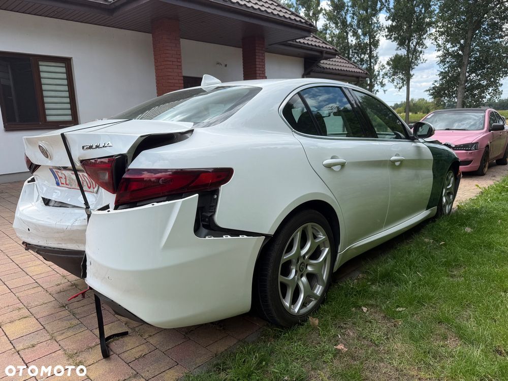 Alfa Romeo Giulia 2.0 Turbo 16V AT8 Veloce Ti - 4
