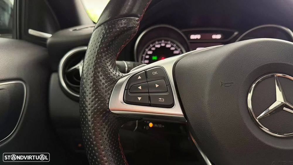 Mercedes-Benz GLA 250 4-Matic AMG Line - 24