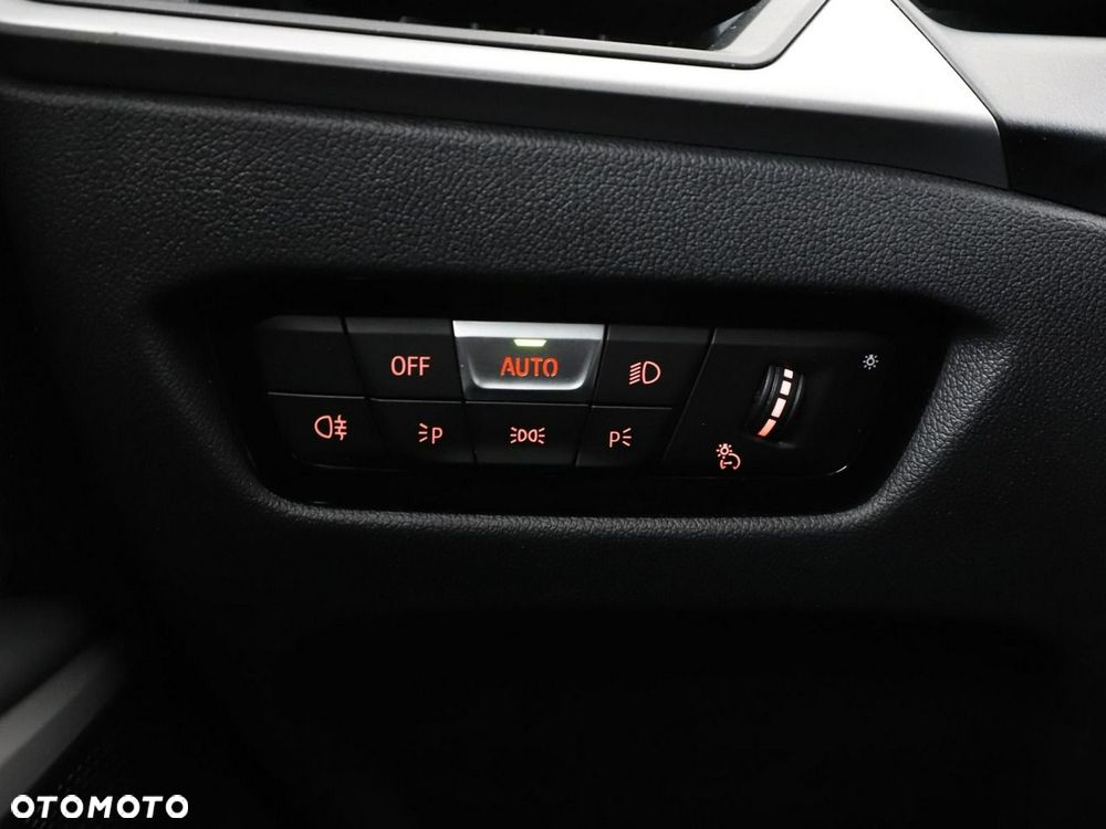 BMW Seria 3 318i - 36