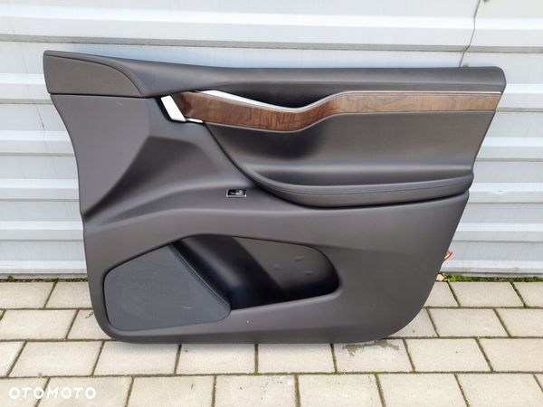 TAPICERKA BOCZEK DRZWI PRAWY PRZÓD PP TESLA X 18R