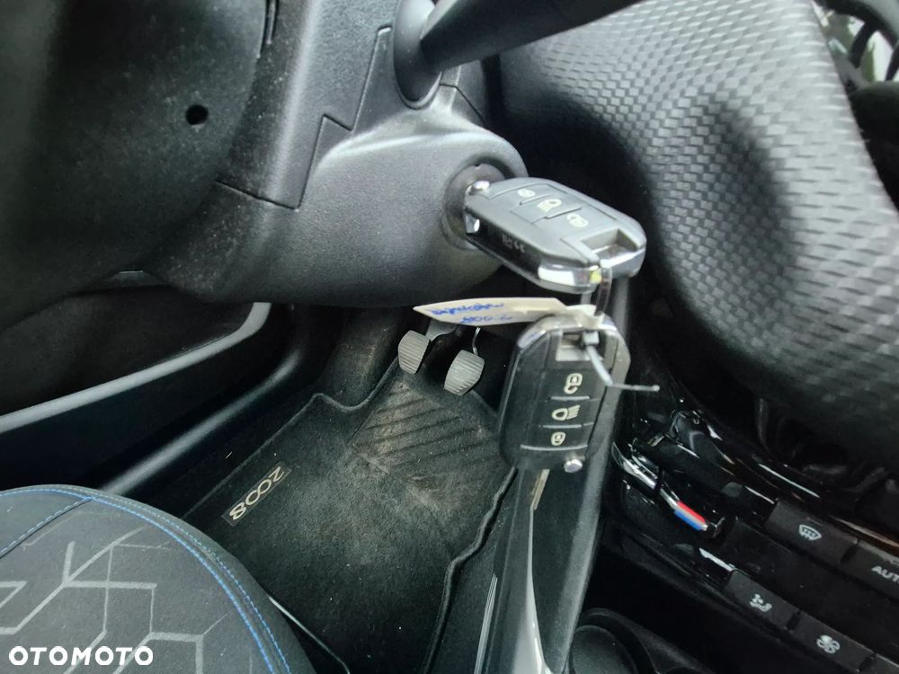 Peugeot 2008 ver-puretech-100-style-s-s-bvm6 - 27