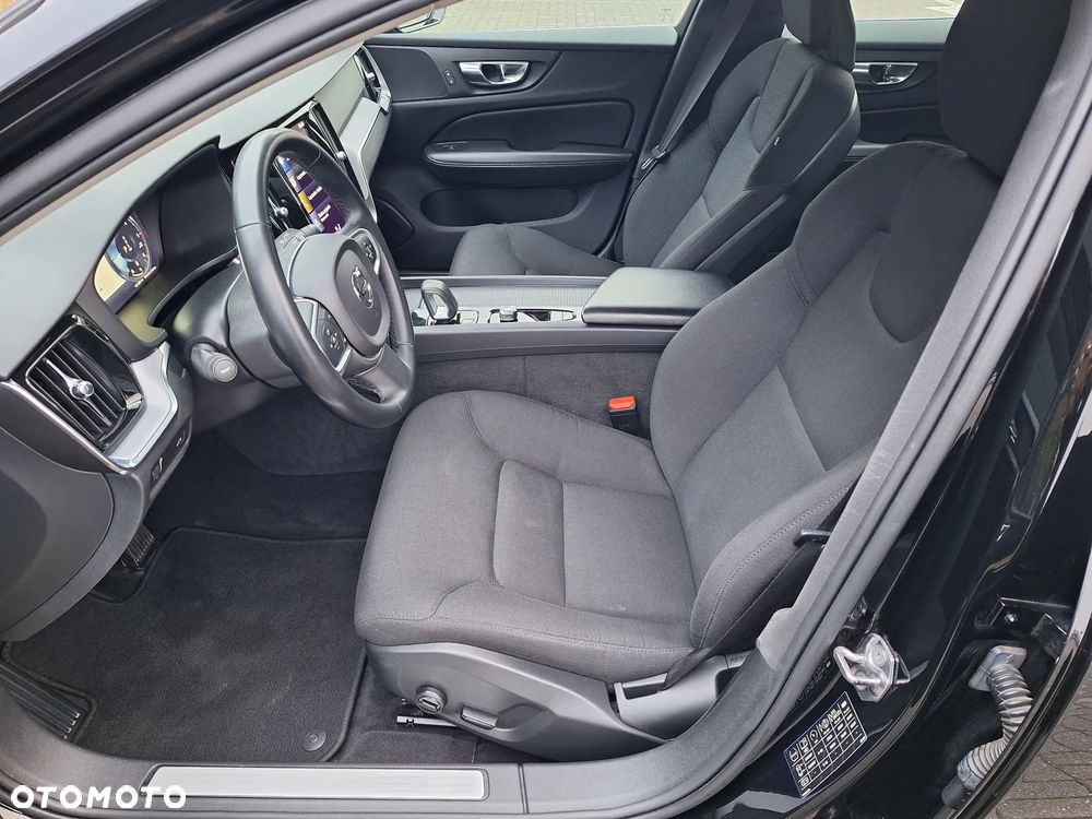 Volvo V60 D4 Momentum Pro - 19