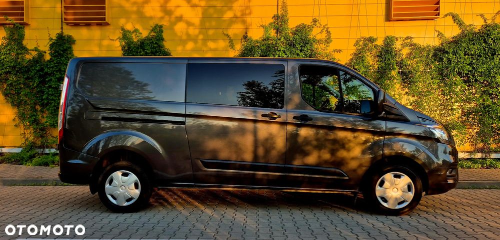 Ford CUSTOM - 3