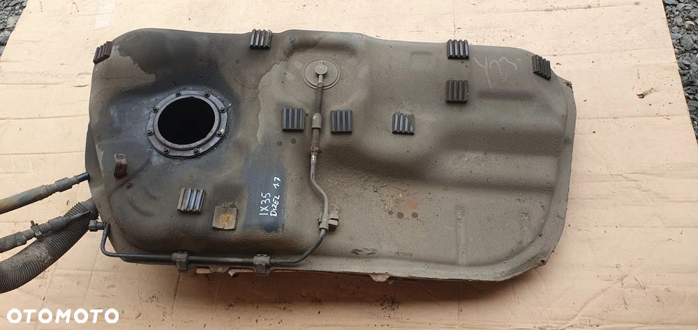 Zbiornik paliwa bak Hyundai IX35 1.7 CRDI 31100-2Y230 - 5