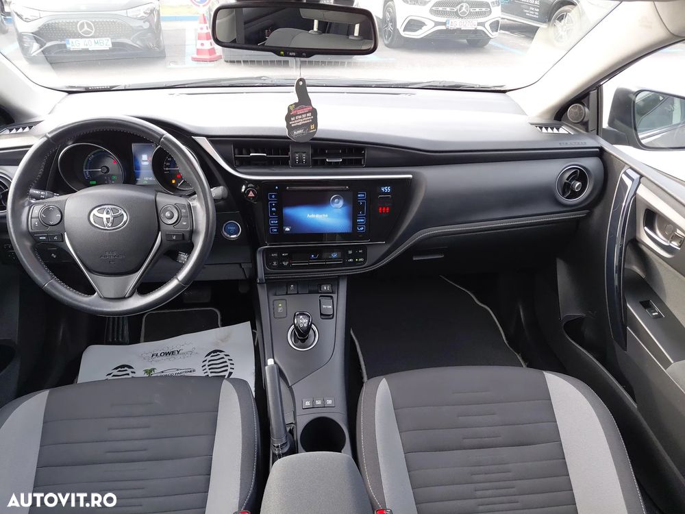 Toyota Auris 1.8 VVT-i Automatik Design Edition - 11