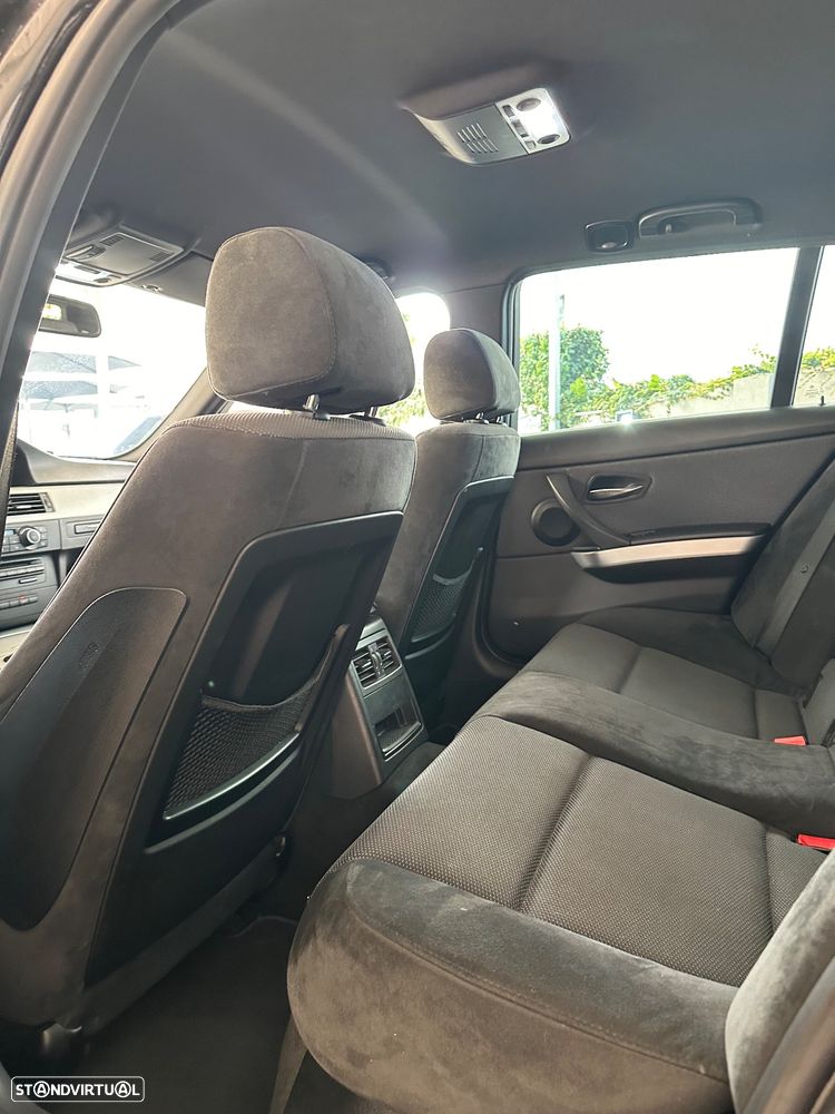 BMW 320 d Touring Pack M - 30
