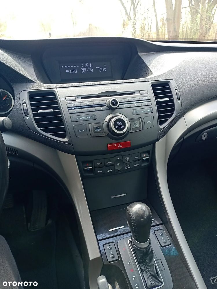 Honda Accord 2.4 Executive - 17