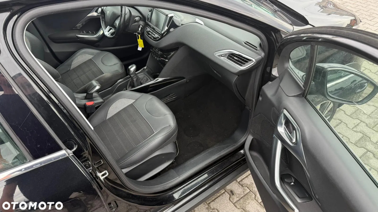 Peugeot 2008 1.6 BlueHDi Allure - 12