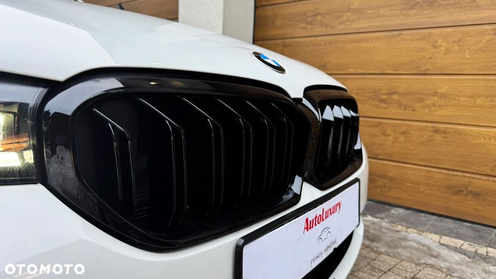 BMW Seria 5 520d Sport Line - 28