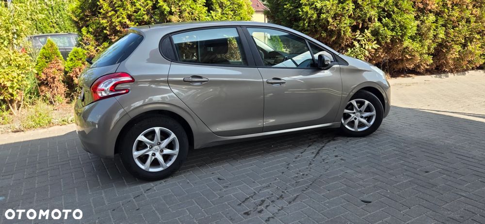 Peugeot 208 - 7