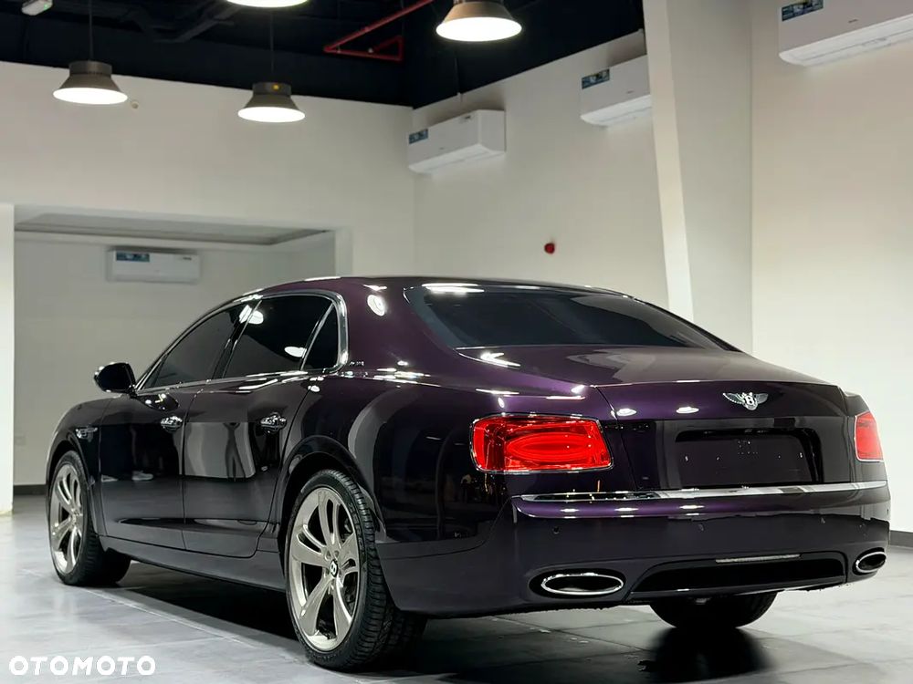Bentley Flying Spur - 4