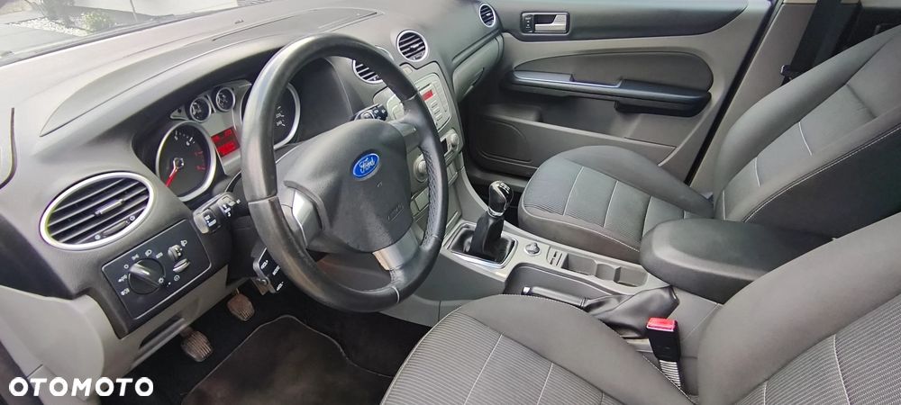 Ford Focus - 33