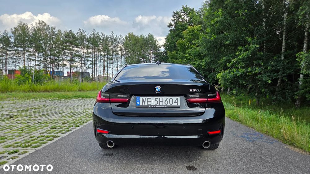 BMW Seria 3 330i - 7