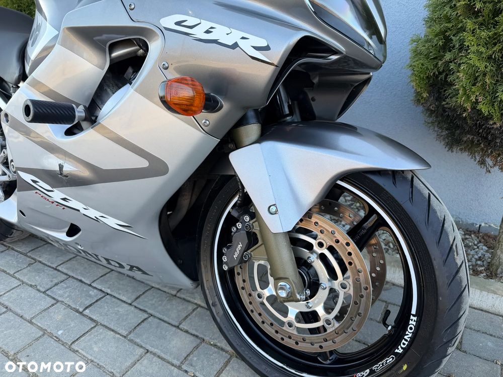 Honda CBR - 19