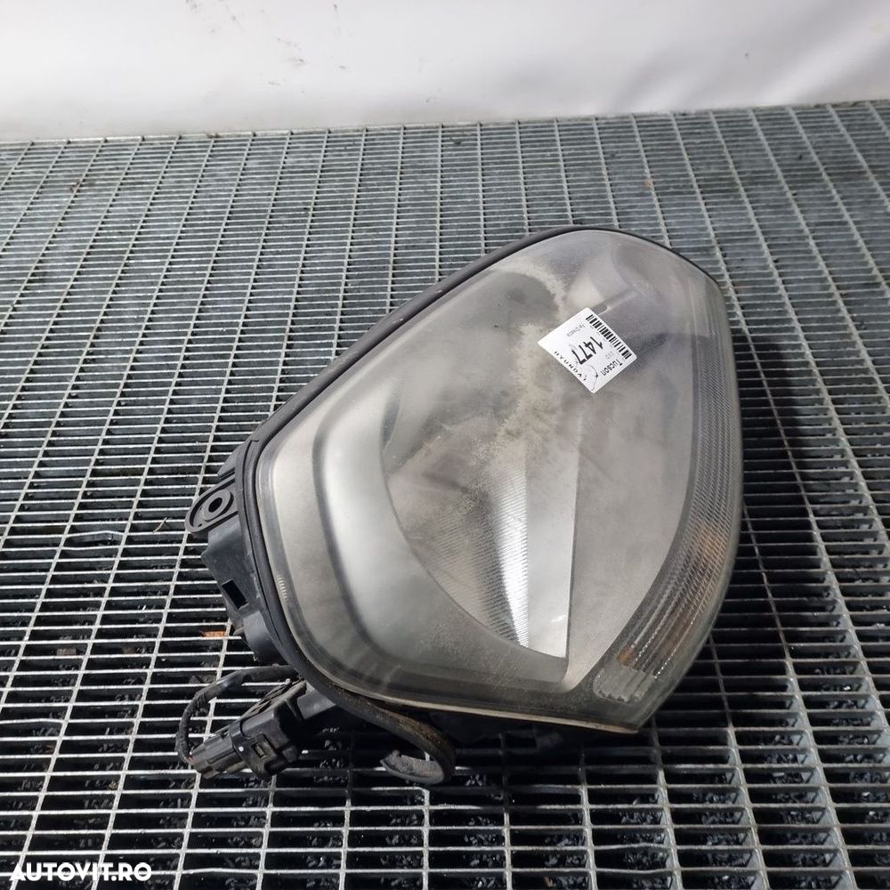Far Dreapta Hyundai Tucson 2006 - 2010 SUV 4 Usi (1477) Fara xenon - 2
