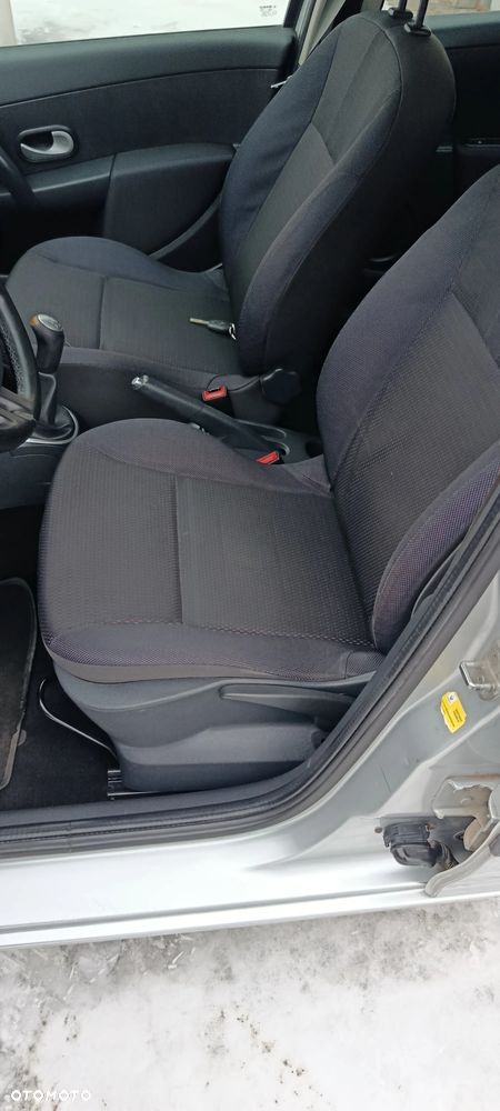 Renault Clio - 8