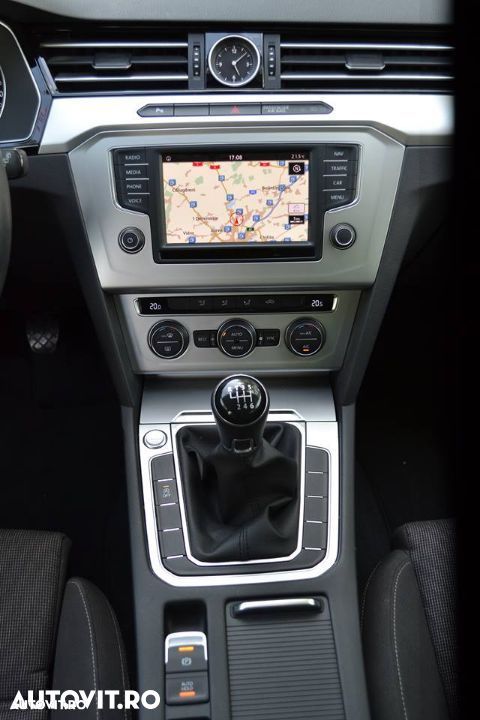 Volkswagen Passat 1.6 TDI (BlueMotion Technology) Comfortline - 16