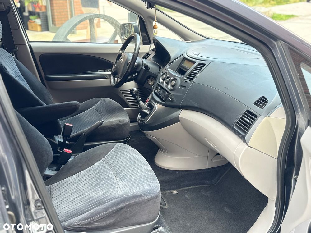 Mitsubishi Grandis 2.0 DID Intense - 13