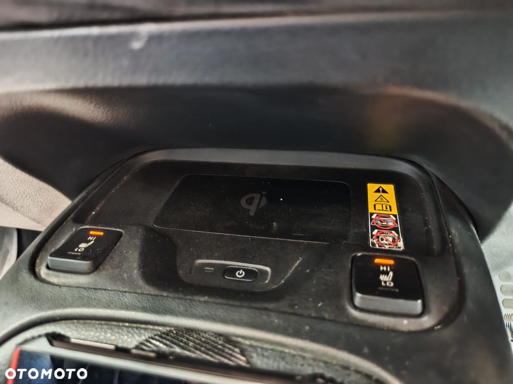 Toyota Corolla 1.8 Hybrid Comfort - 33
