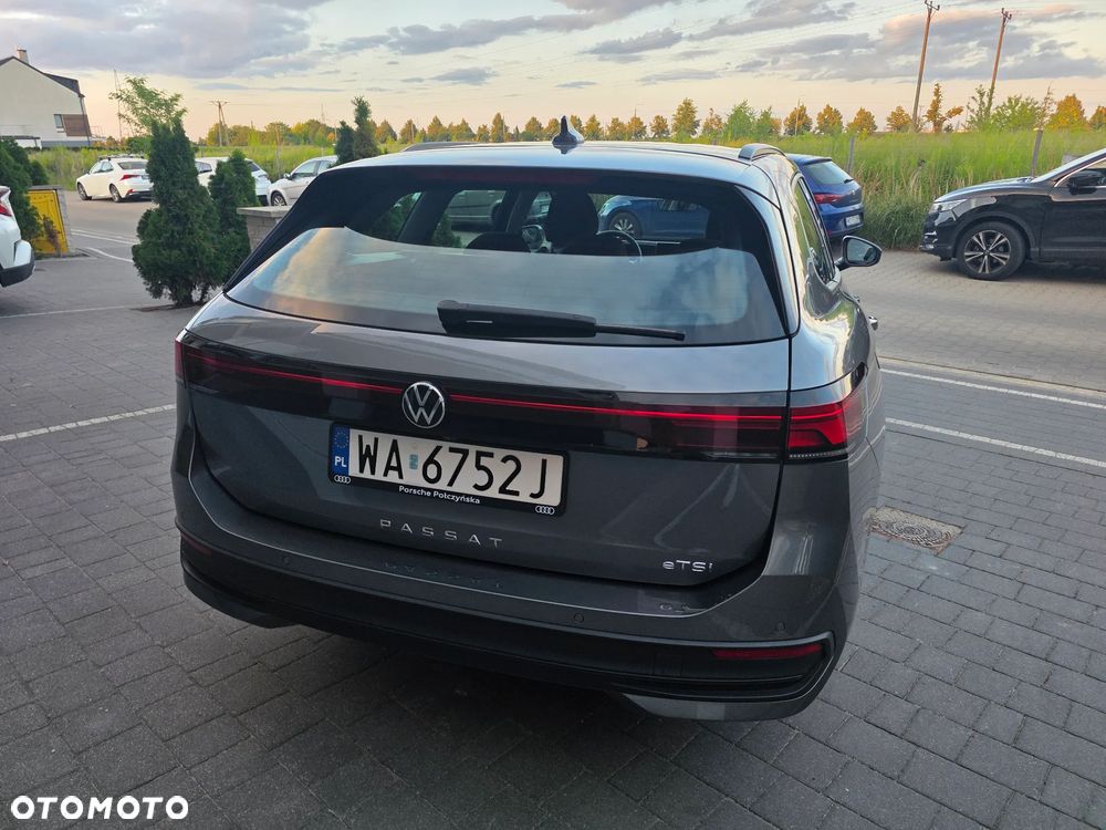 Volkswagen Passat - 12