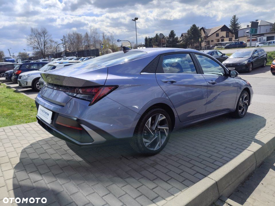 Hyundai Elantra - 7