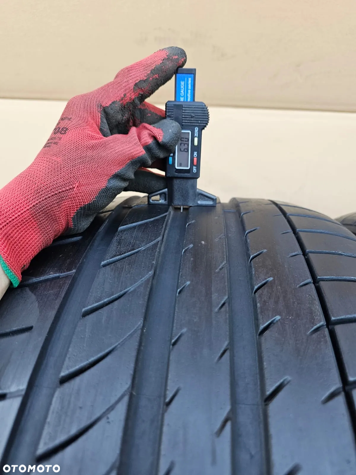 (O89) 275/40R20 106W 6,2mm 16r XL RSC / Dunlop SP Sport Maxx GT - 3