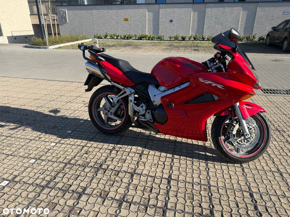 Honda VFR - 2