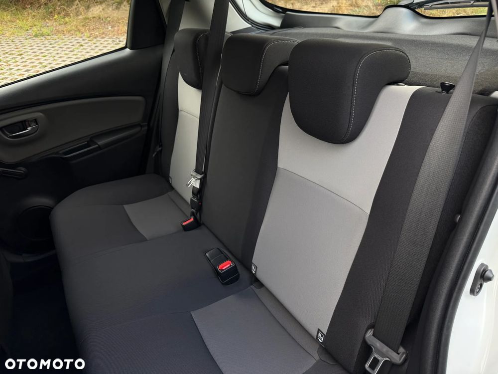 Toyota Yaris 1.5 Dynamic - 11