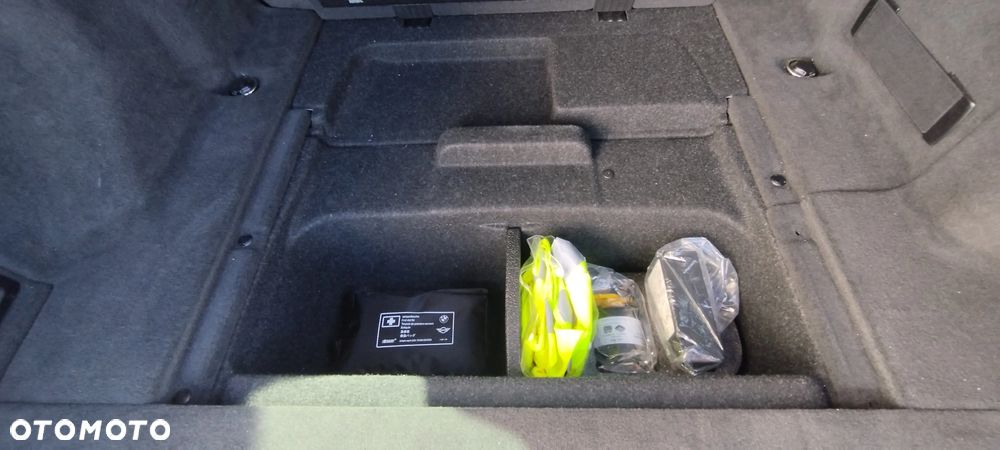 BMW Seria 3 318i GPF M Sport - 11