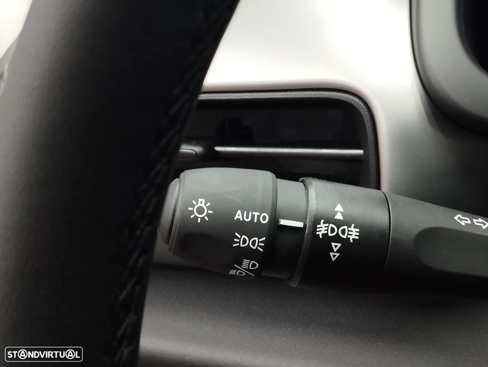 Jeep Avenger 1.2 e-Hybrid Longitude DCT - 24