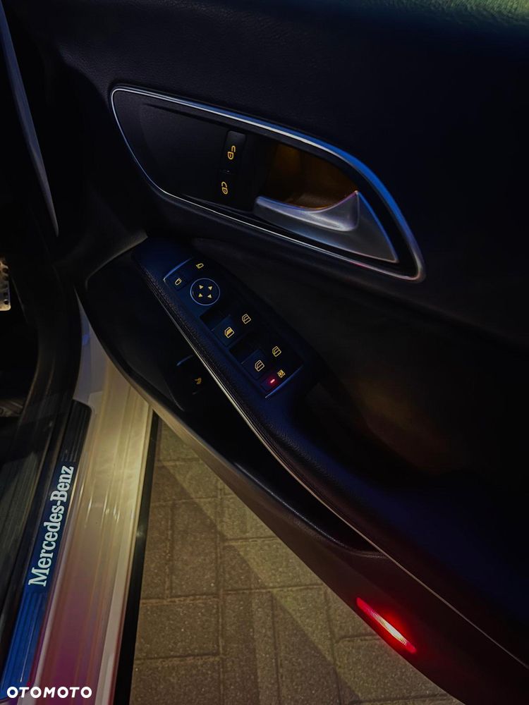 Mercedes-Benz CLA 220 CDI 7G-DCT AMG Line - 11