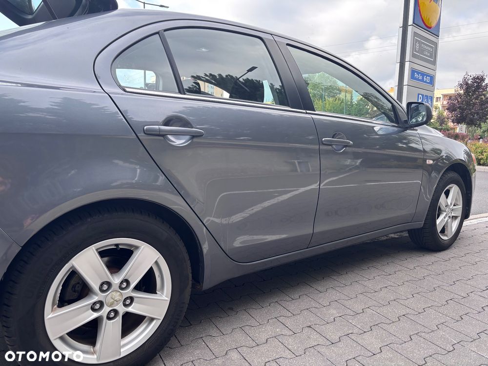 Mitsubishi Lancer 1.5 Invite - 12