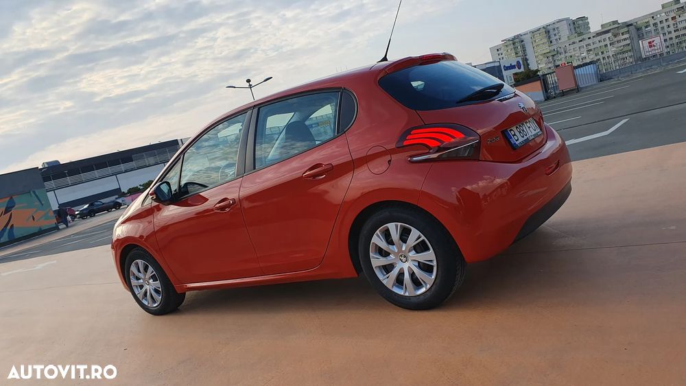 Peugeot 208 1.2 L PureTech Allure - 18