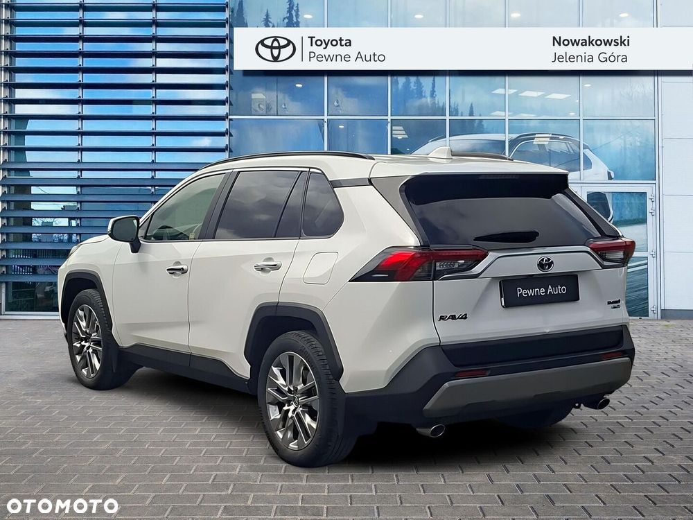 Toyota RAV4 - 8