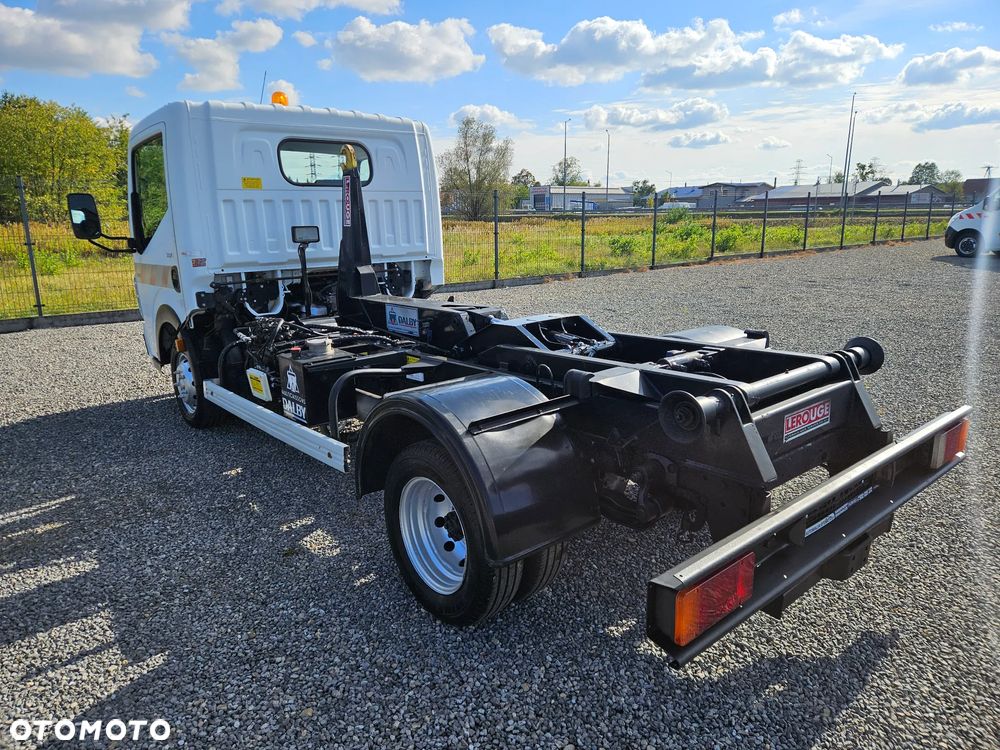 Renault Maxity 2.5 DCI 110KM/ Hakowiec / DMC 3.5T / - 7