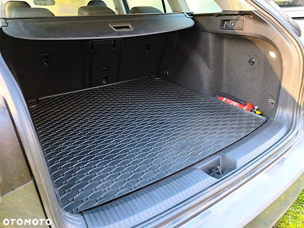 Volkswagen Golf VIII 2.0 TDI Life - 15