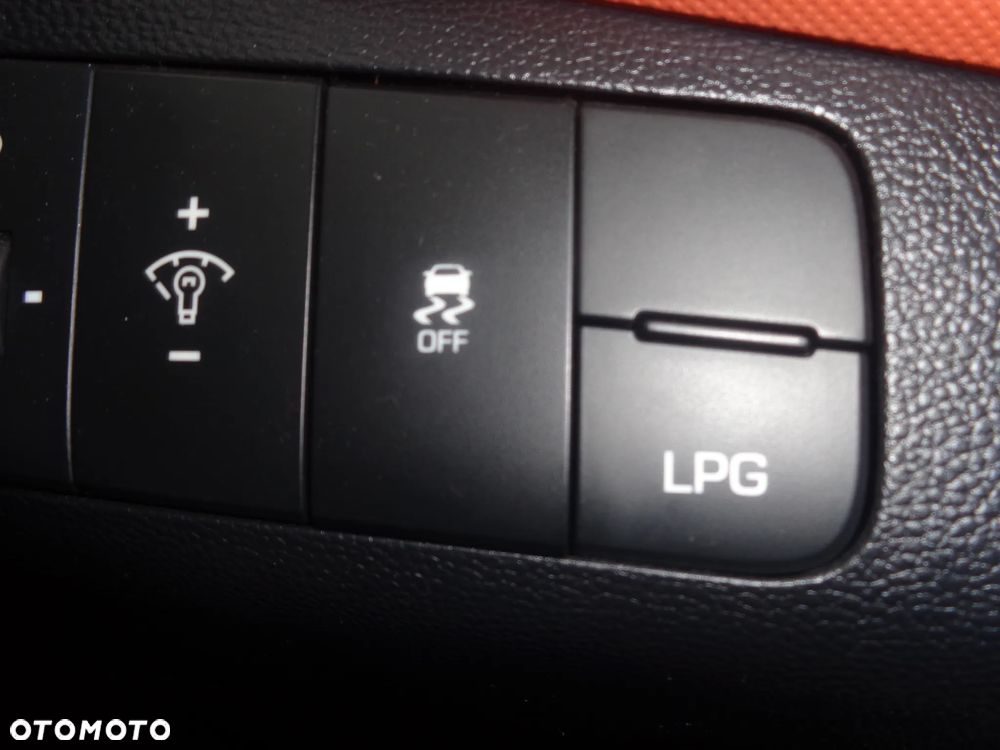 Hyundai i10 1.0 Intro Edition - 11