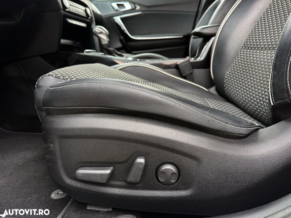 Kia Ceed 1.6 GDI DCT OPF Spirit - 17