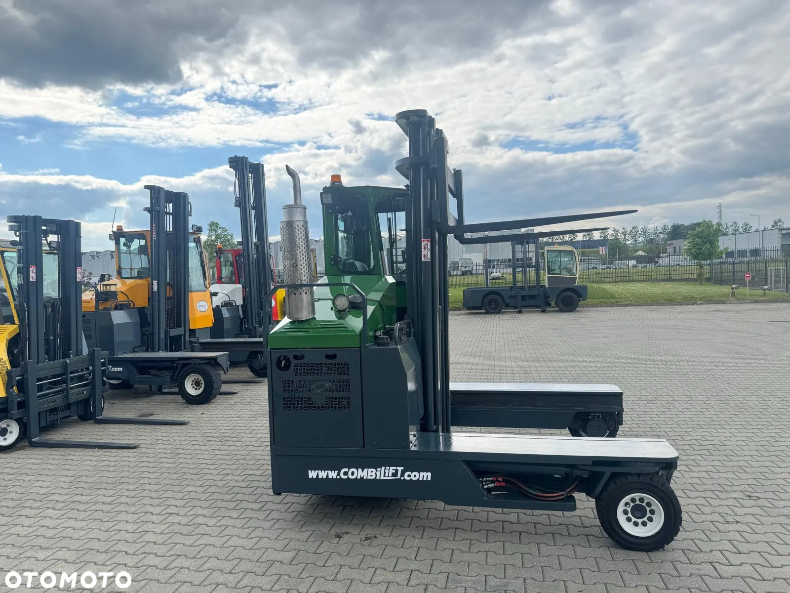 Combilift Combilift C5000// Stan idealny // wolny skok //Niski maszt - 9