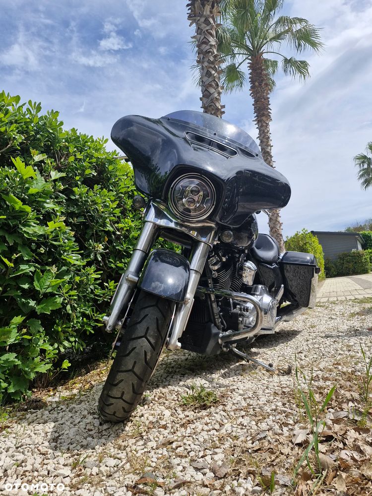 Harley-Davidson Touring Street Glide - 12