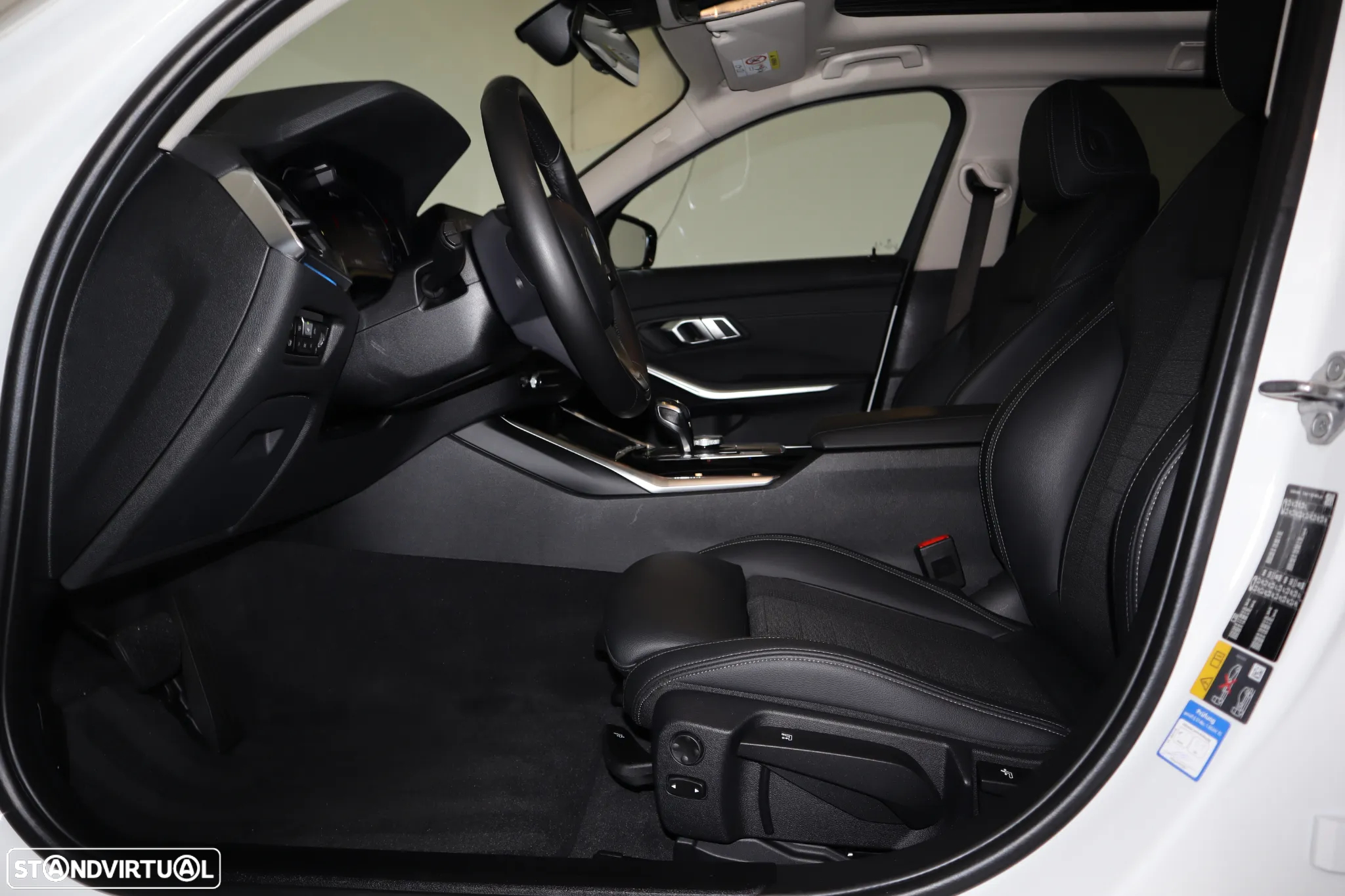 BMW 330 e Touring Line Sport Auto - 19