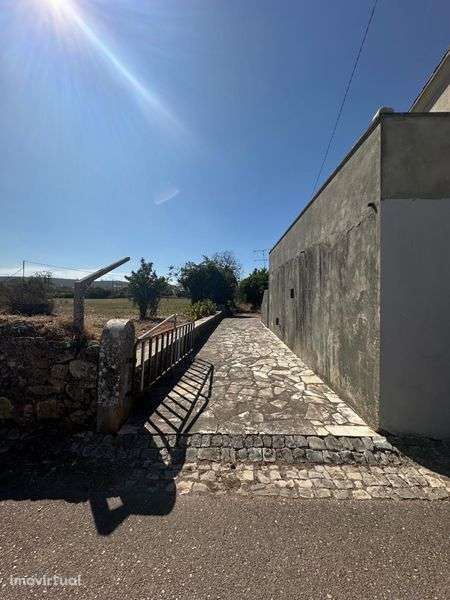 Moradia para reconstrução - Grande imagem: 2/7