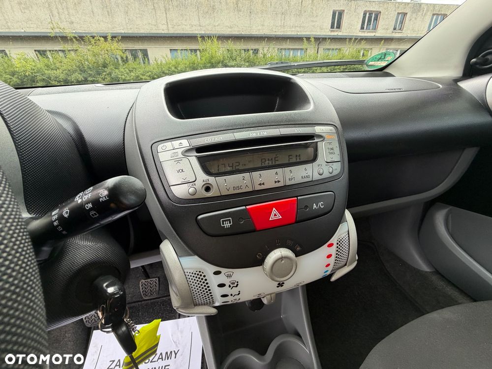 Peugeot 107 70 Black&Silver - 14
